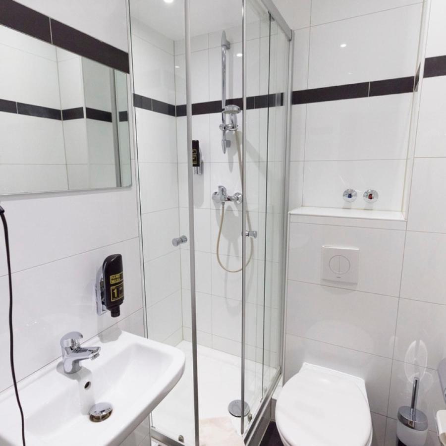 Hotel Blue Plaza Hofheim Bagian luar foto