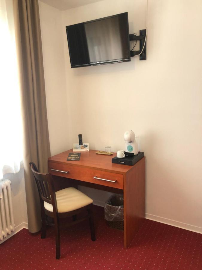 Hotel Blue Plaza Hofheim Bagian luar foto