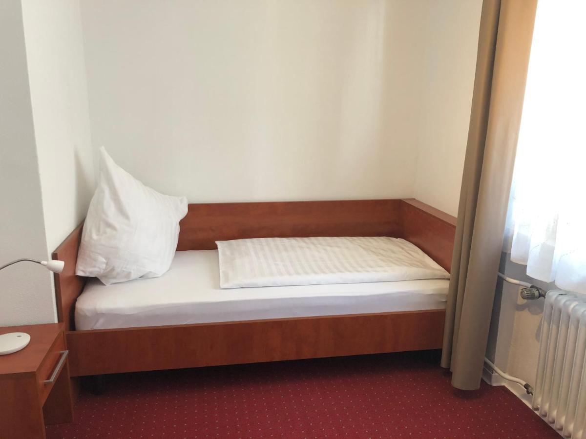 Hotel Blue Plaza Hofheim Bagian luar foto